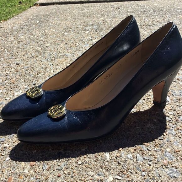 Vintage 1980s Salvatore Ferragamo Dark Blue Heels with Gold Detail - Picture 2 of 11